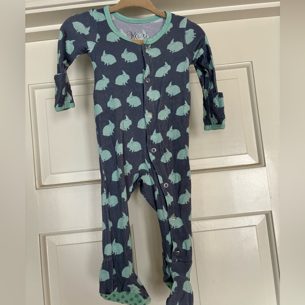 Great for Easter~ gender neutral bunny rabbit bamboo footie pajama